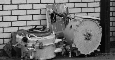 Češi stále vyhazují staré elektro do komunálního odpadu. Kam patří správně?